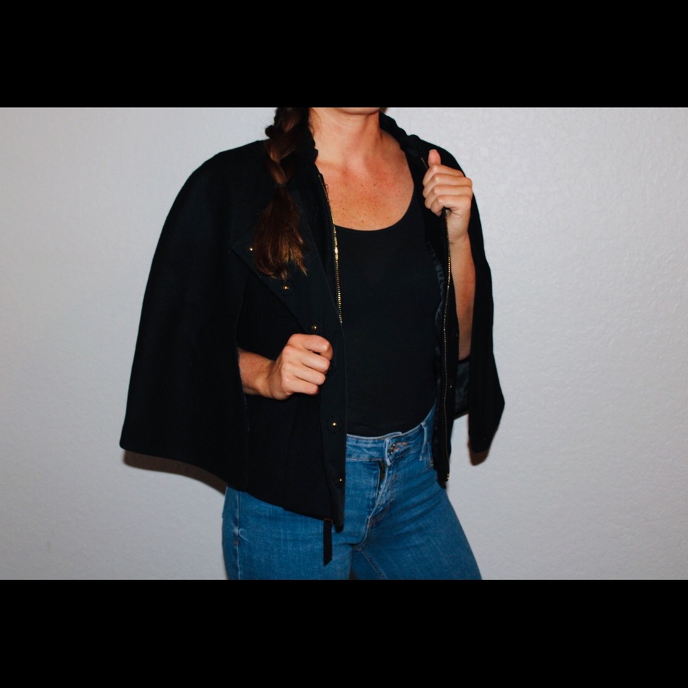 BCBGmaxazaria size small cape jacket